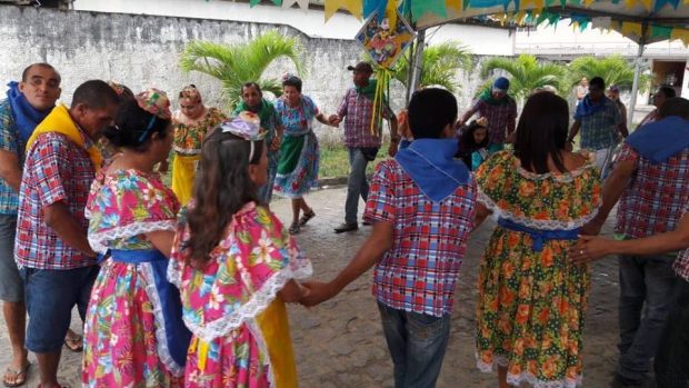 Usuários do CAPS de Caaporã festejam o São João com quadrilha e muita animação
