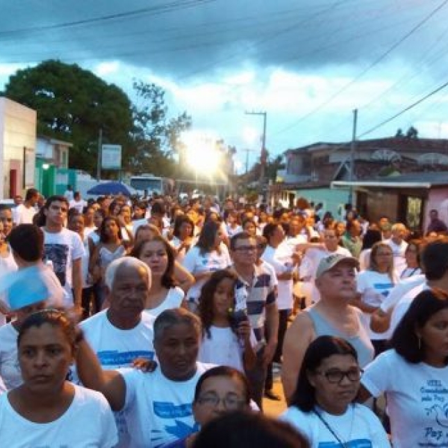 9ª Caminhada pela Paz reúne multidão pelas ruas de Caaporã