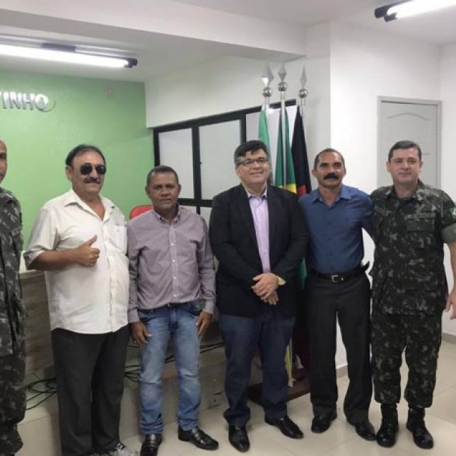 Prefeito de Caaporã é empossado na presidência da Junta Militar durante cerimônia na Câmara de Caaporã