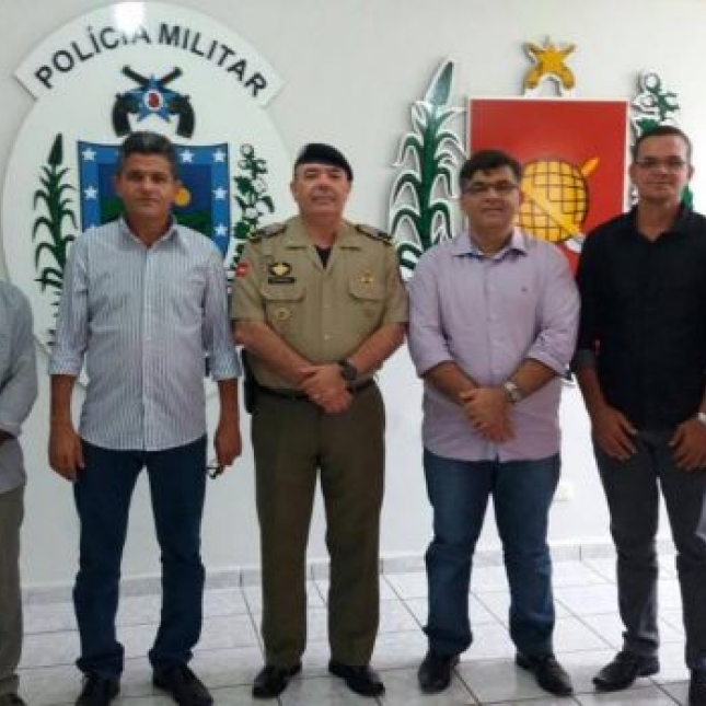 Prefeito se reúne com comandante da PM e disponibiliza área para instalação de Batalhão em Caaporã
